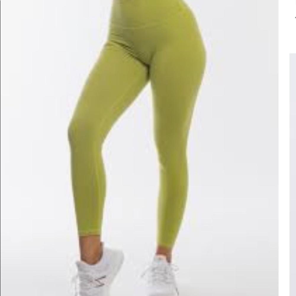 Pickle color scrunched booty leggings